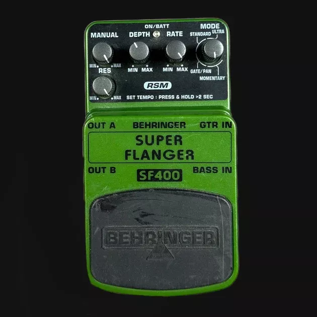 Behringer SF400 Super Flanger Ultimate Flanger Effects Pedal