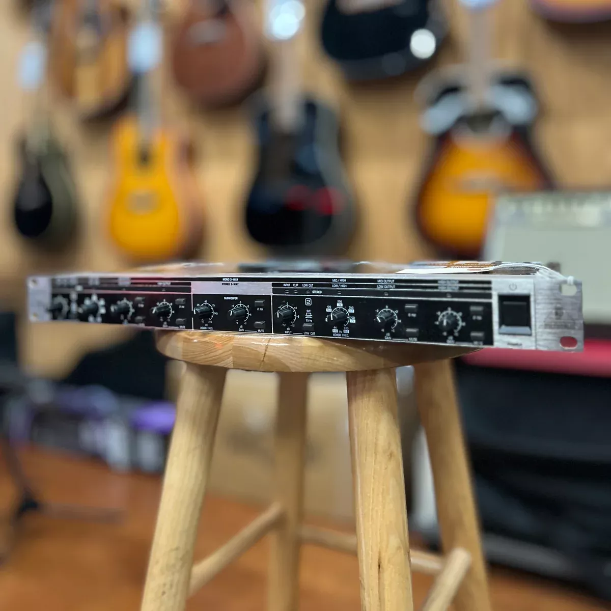 USED Behringer CX2310Stereo 2 way mono 3 way Crossover