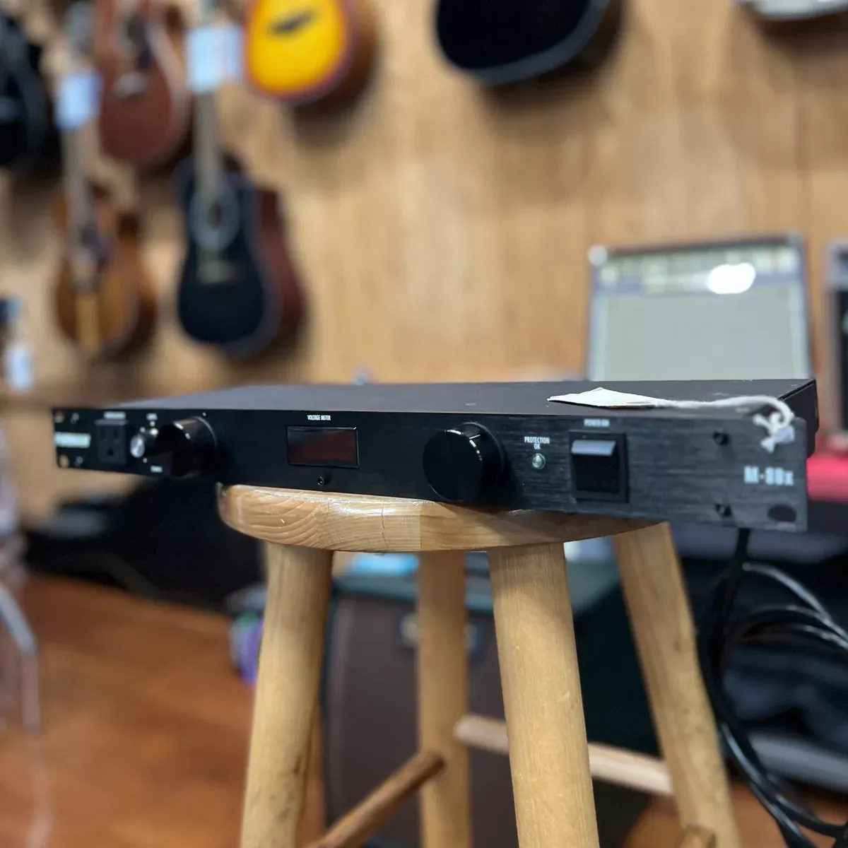 USED Furman M-8DX Power Conditioner