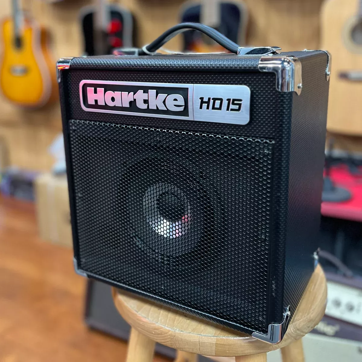 USED Hartke HD15 Combo Bass Amplifier 15 Watts