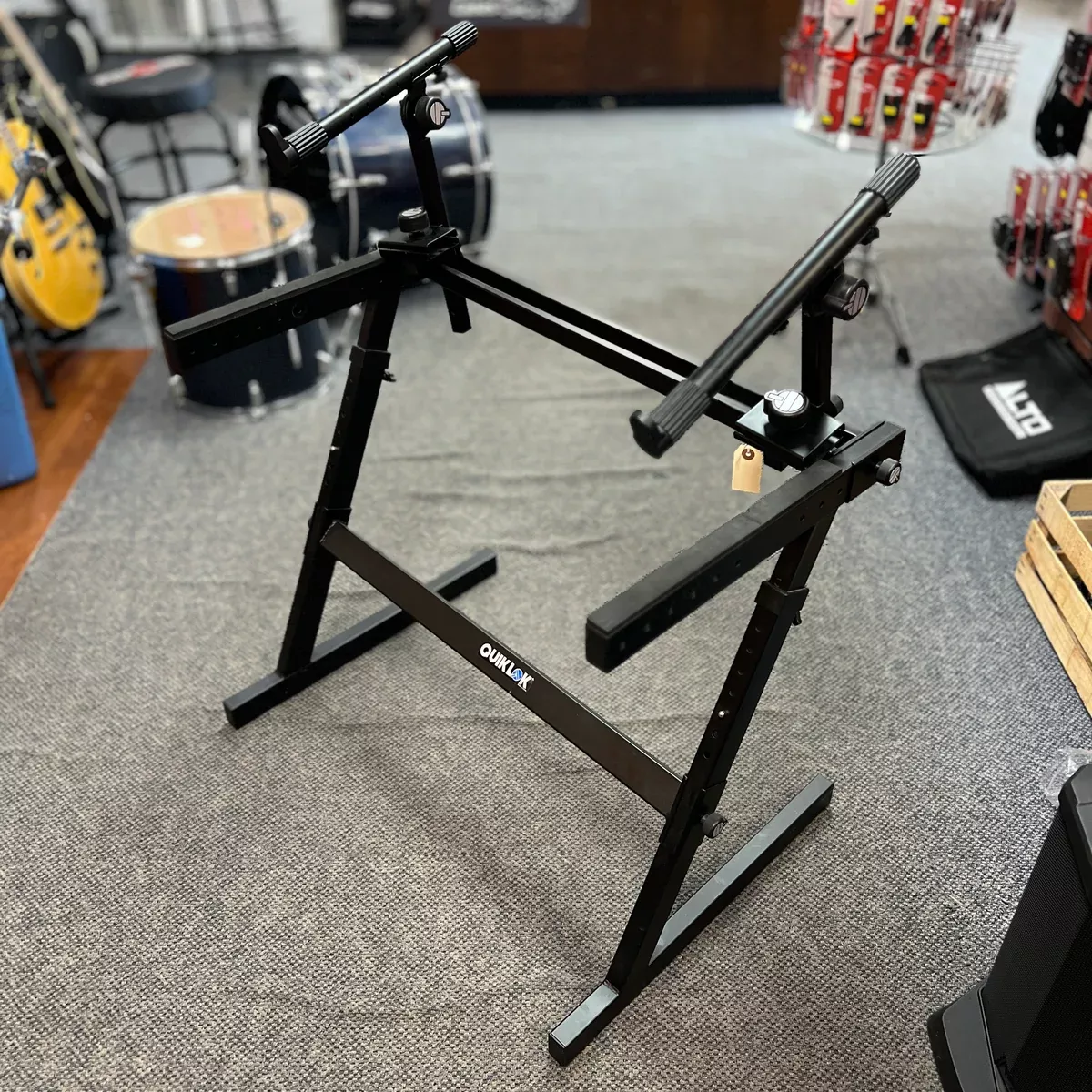 USED Quiklok 2-Tier Z Keyboard Stand