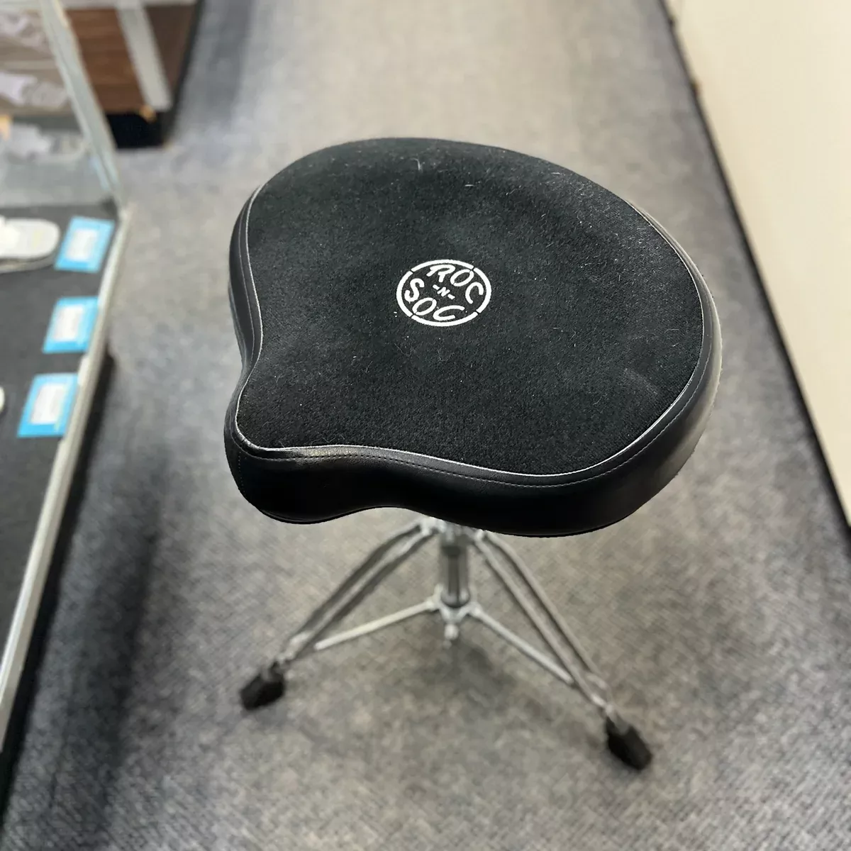USED Roc-N-Soc Manual Spindle Drum Throne with Original Saddle, Blue