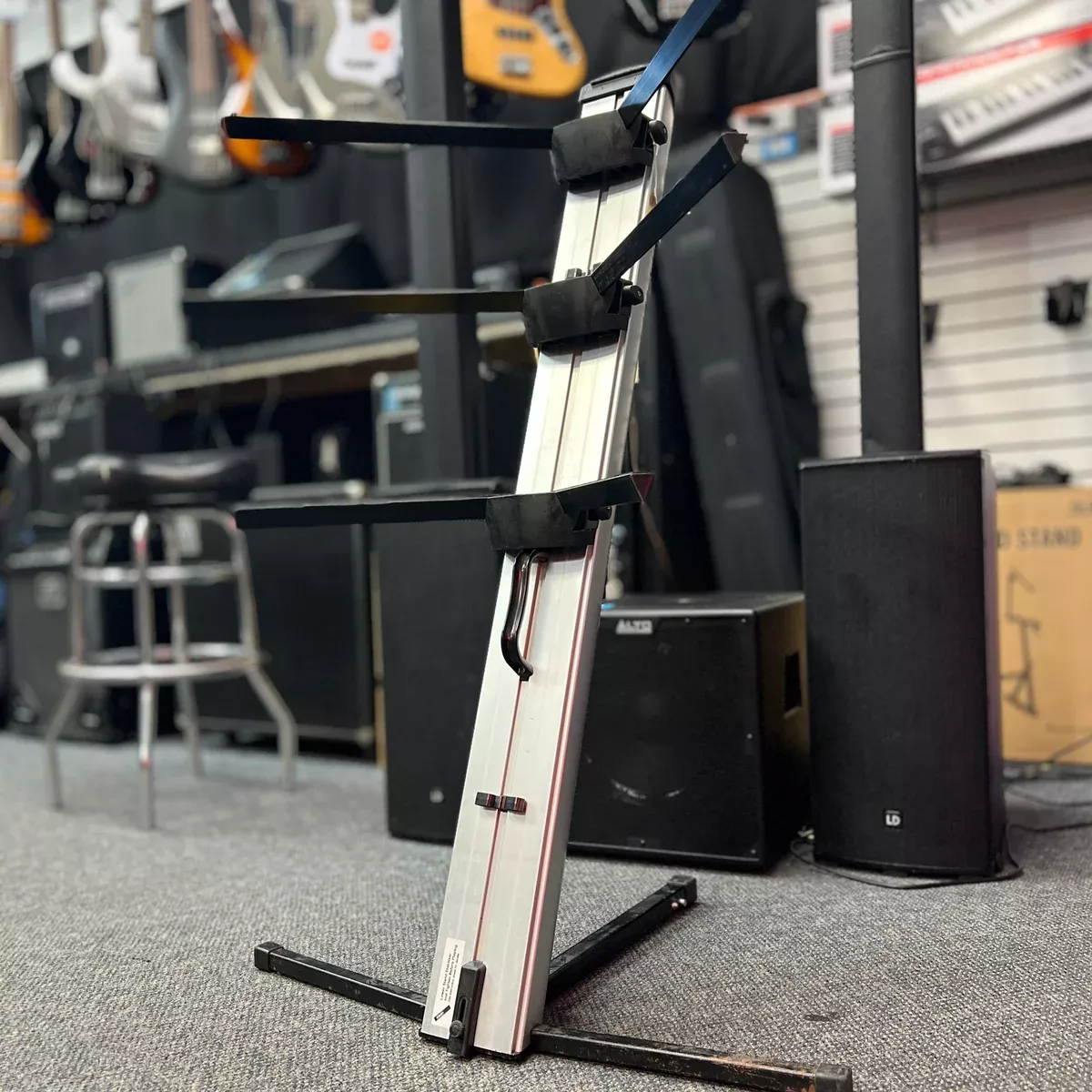 USED Ultimate Support Apex AX-48 Pro Column Keyboard Stand – Silver