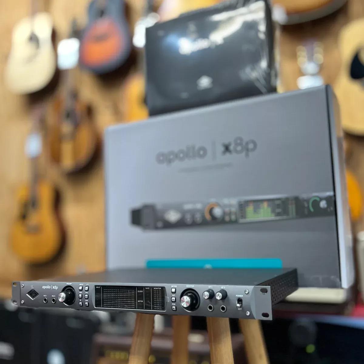 USED Universal Audio x8p Gen 1 18×22 Thunderbolt 3 Interface w/ Original Box – Unregistered